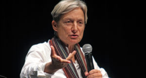 Judith Butler durante coletiva de imprensa no I Seminário Queer, em 2015, no Sesc Vila Mariana (Foto Fanca Cortez)